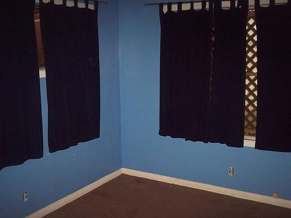 4th image of 1334 N Heathdale Ave