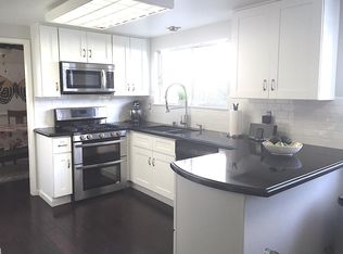 23 N Kanan Rd, Oak Park, CA 91377