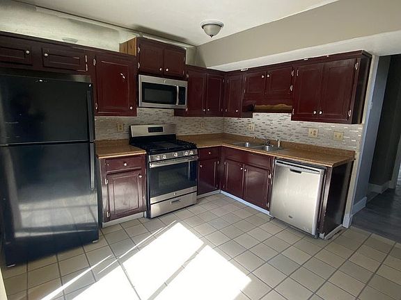 3rd image of 260 Lamplighter Ln SE