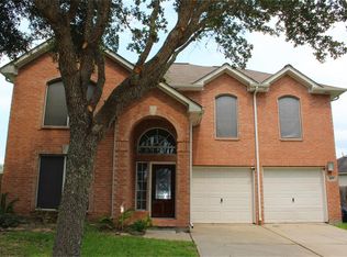 405 Stockbridge Ln, Dickinson, TX 77539