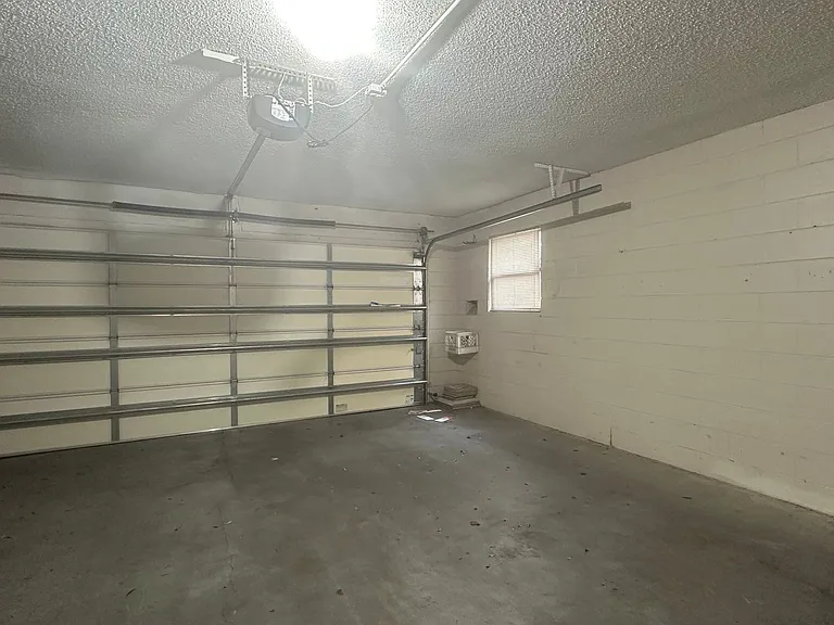 1532 N Carolwood Blvd — Photo 13