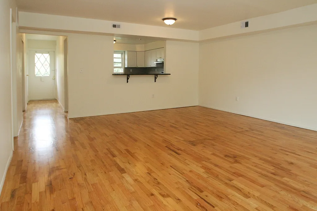 3 bed, 2000 sqft, $4,750 — Photo 4