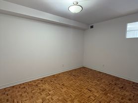 1407 Dupont St