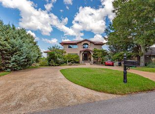 9512 Red Bluff Dr, Ocean Springs, MS 39564