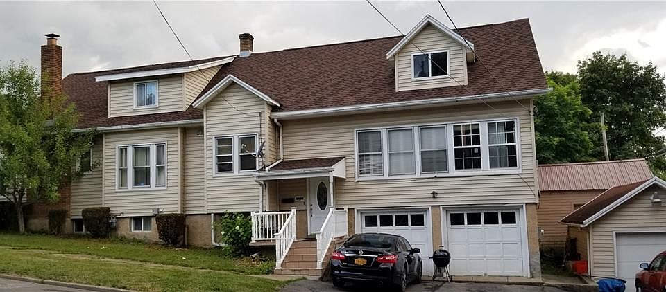 2nd image of 221 Pleasant St