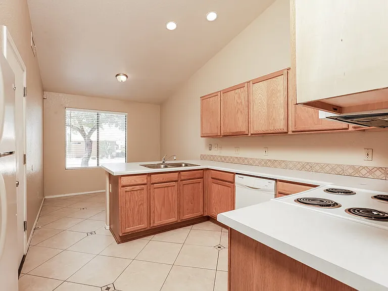 4398 W Veranda St — Photo 7