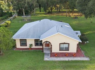 1050 NE 165th St, Citra, FL 32113