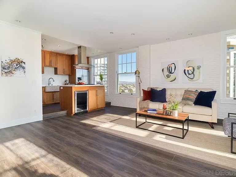702 Ash St #1103 — Photo 3