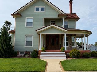 202 W 1st St, Flat Rock, IL 62427