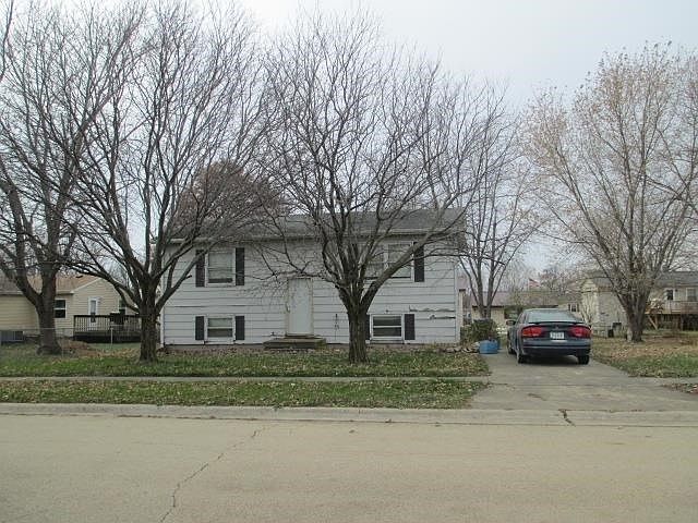 2nd image of 809 14th Ave