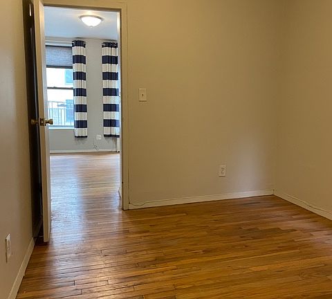 5th image of 167 E 77th St #18A