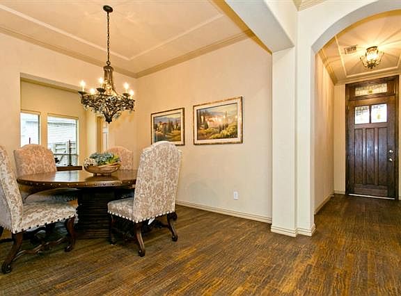 3rd image of 1504 Country Walk Dr