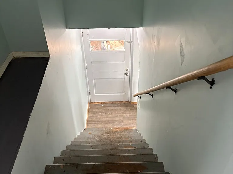 232 N Pine St — Photo 8