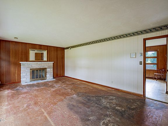 2nd image of 556 E Morgan St