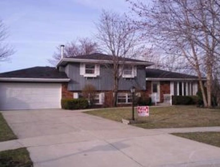 2nd image of 7463 Morton St