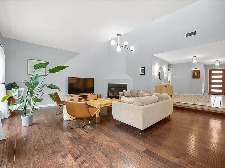 10511 Tweedsmuir Dr — Photo 24