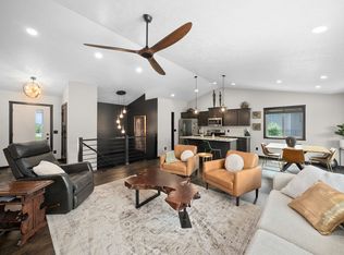 1809 S Firefly Dr, Sioux Falls, SD 57110