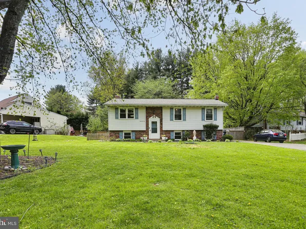 6006 Crossway Ct, Sykesville, MD 21784