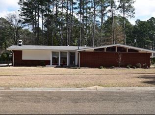 1726 Pineview St, Magnolia, AR 71753