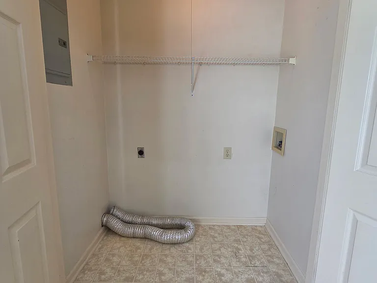 108 Robroy Ln — Photo 8