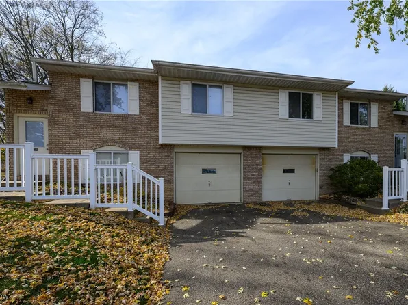 221-223 N Plum St, East Canton, OH 44730