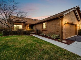 2211 London Bridge Dr, Rochester, MI 48307