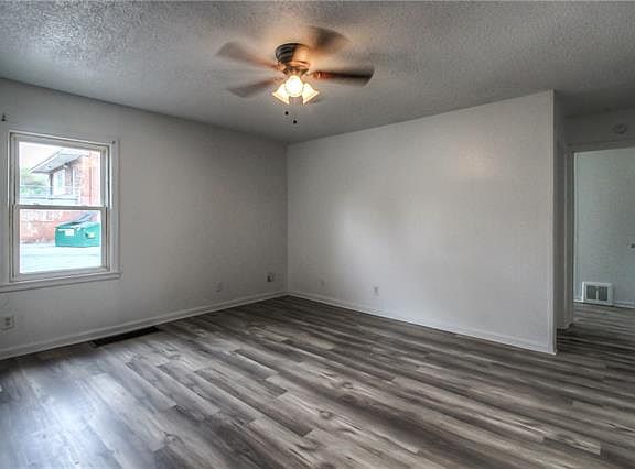 3rd image of 3712 Walker Ave