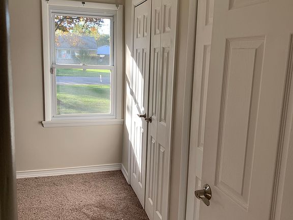 2nd image of 5116 Hillview Dr