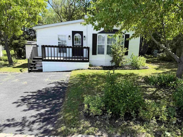 5155 Pine Rock Ave, Loves Park, IL 61111