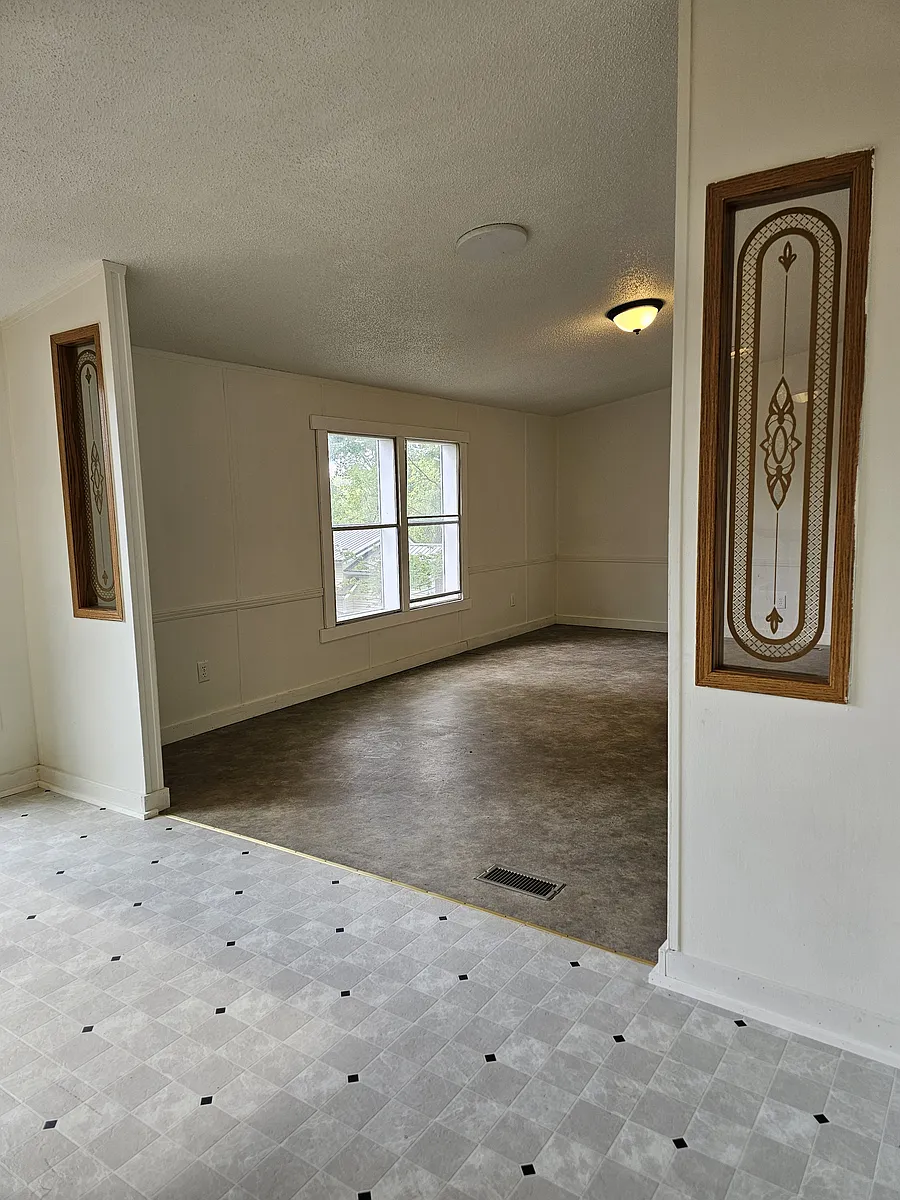 Building Photo - 655 Kenton Aly #1