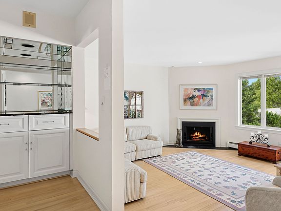 4th image of 155 Hill St APT 11