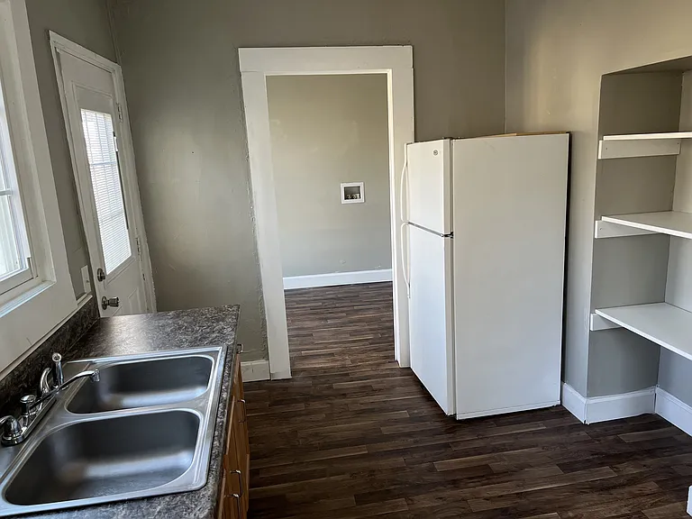 500 Straley Ave #3 — Photo 5