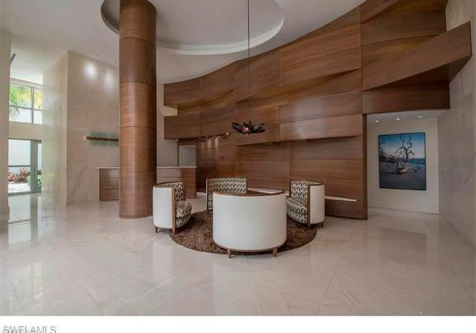 2 bed, 1180 sqft, $2,400 — Photo 2