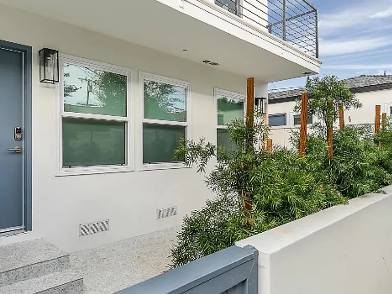 1022 Pacific St — Photo 6