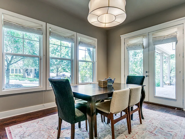 242 E Elmview Pl — Photo 10