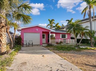 129 Wall St, Redington Shores, FL 33708