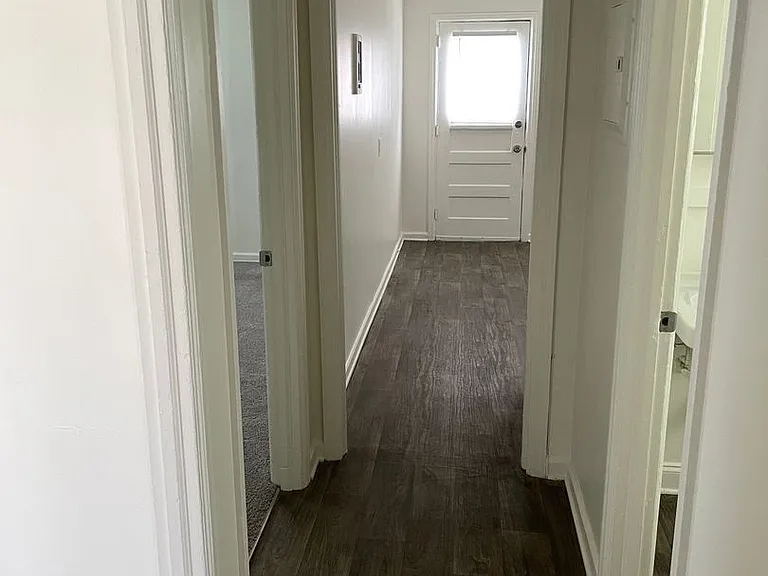 1510 Sloan St — Photo 4