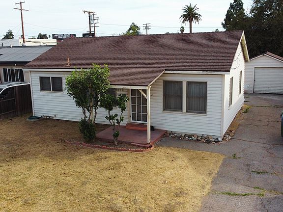 5th image of 22026 Saticoy St