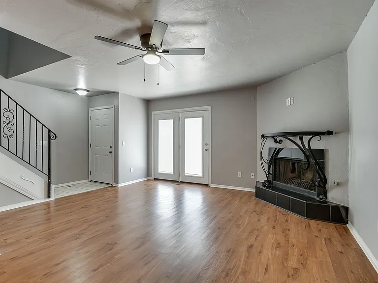 13813 Fairhill Ave — Photo 8
