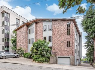 617 W Mercer Pl APT 202, Seattle, WA 98119