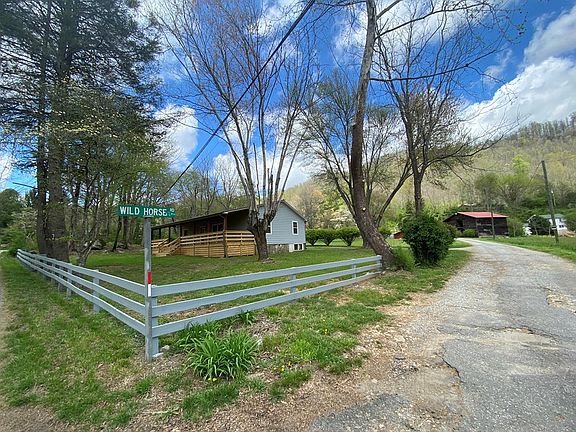 2nd image of 4061 Skyland Dr