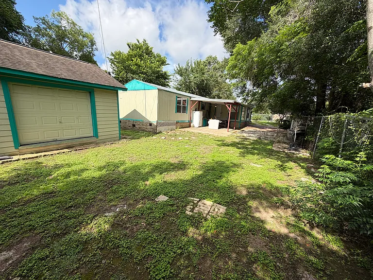 8211 Wallis St — Photo 24