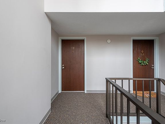 4th image of 6875 Carriage Hill Dr Unit E-57