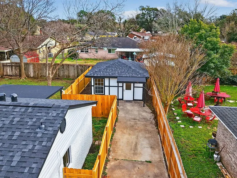 1307 Saddle Rock Dr — Photo 43
