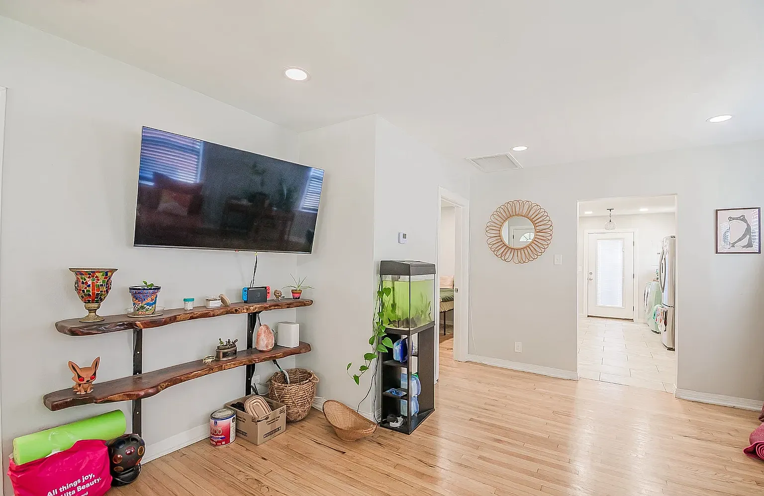 3 bed, 1116 sqft, $2,200 — Photo 3