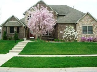 7937 Shady Woods Dr, Indianapolis, IN 46259