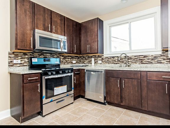 4th image of 7717 S Calumet Ave #2