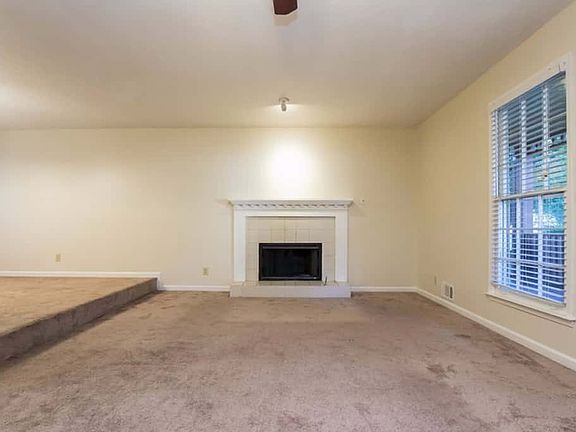 3rd image of 3648 Fernbrook Dr