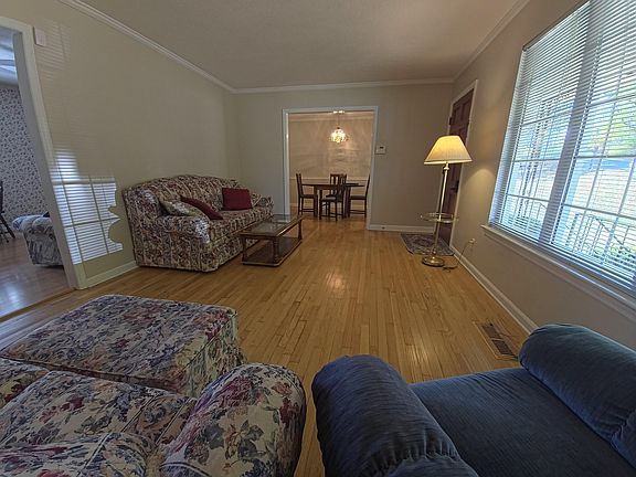 3rd image of 548 Las Lomas Dr