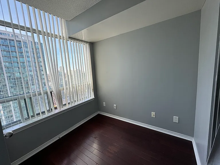 28 Harrison Garden Blvd #25 — Photo 3